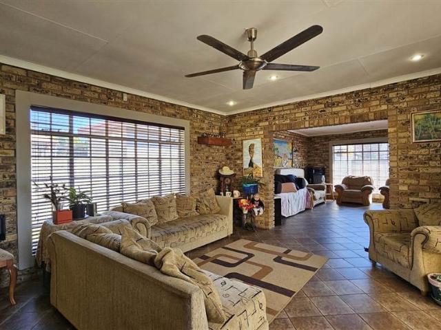 House for sale in Dr Kenneth Kaunda, North West