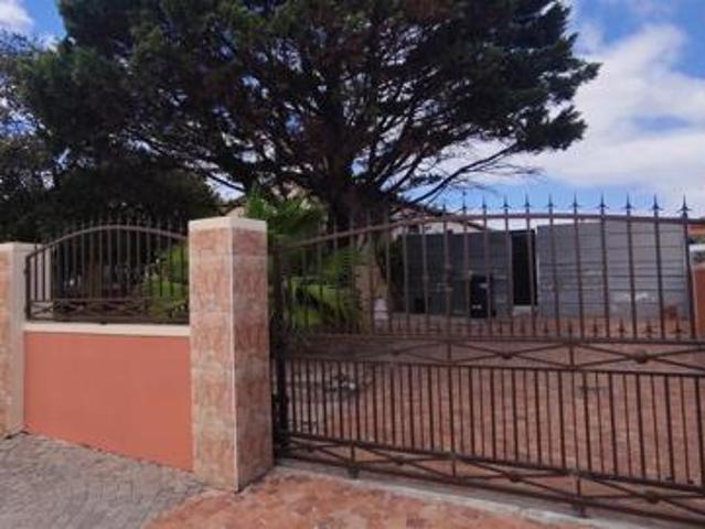House for sale in Cape Town, Western Cape