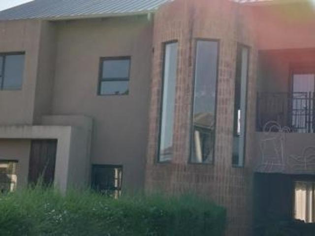 House for rent in Waterkloof, Gauteng