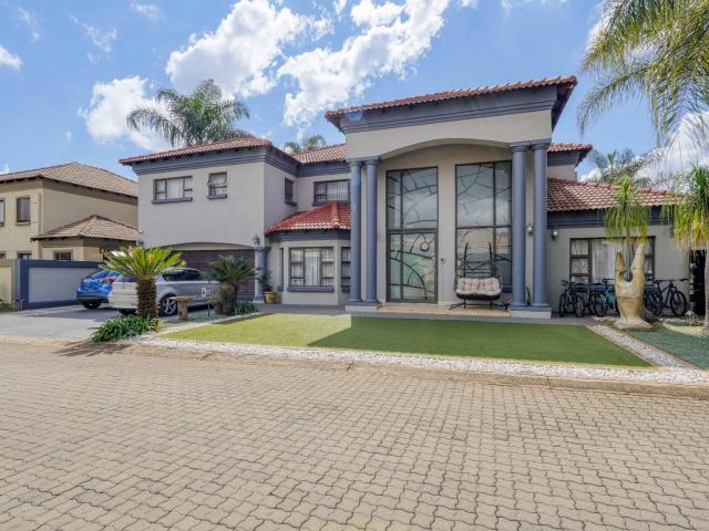 House for sale in Waterkloof, Gauteng