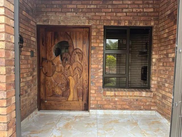 House for rent in Waterkloof, Gauteng