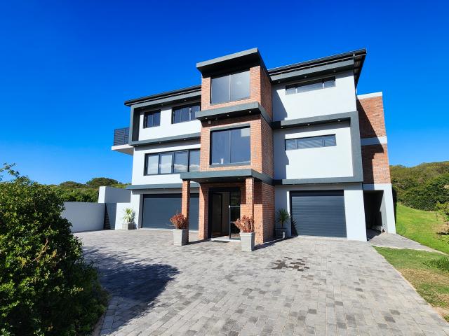 House for sale in Groot Brak Rivier, Western Cape