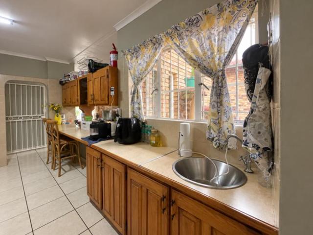 House for rent in Waterkloof, Gauteng