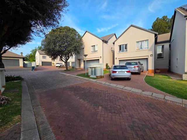 House for rent in Waterkloof, Gauteng