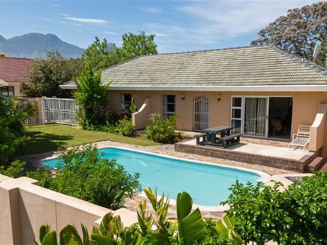 House for sale in Somerset West, Western Cape