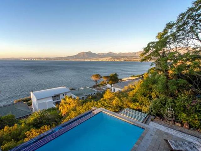 House for sale in Cape Town, Western Cape