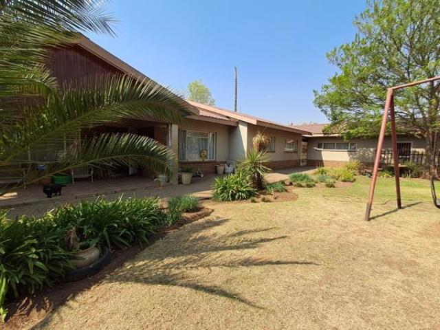 House for sale in Klerksdorp, Matlosana Local Municipality