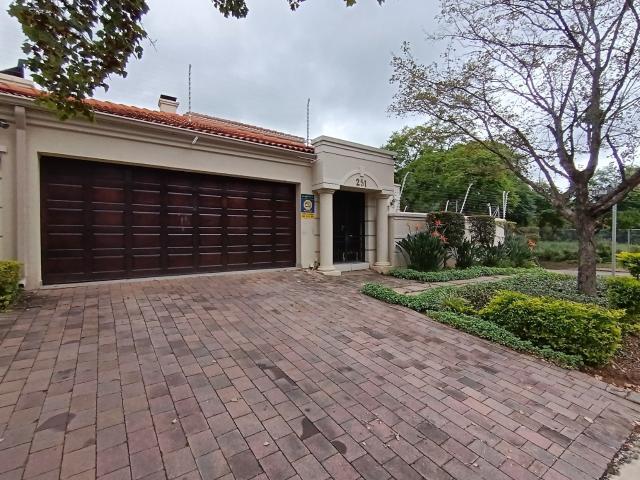 House for rent in Waterkloof, Gauteng