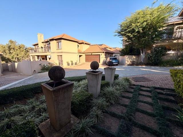 House for rent in Waterkloof, Gauteng