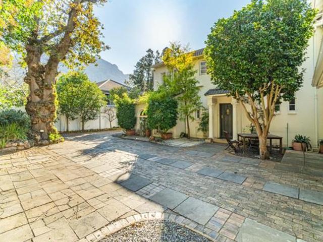 House for sale in Cape Town, Western Cape