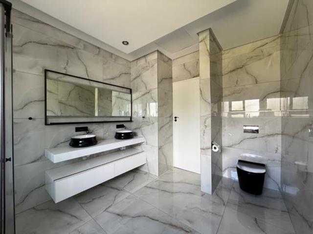 House for rent in Waterkloof, Gauteng