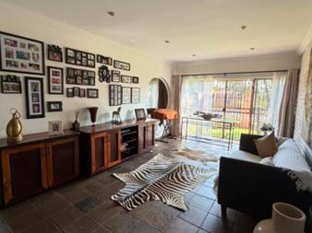 House for rent in Waterkloof, Gauteng