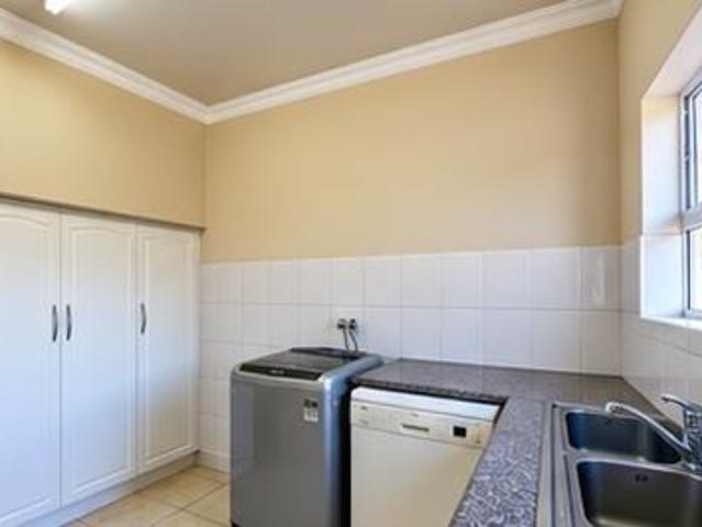 House for rent in Jeffreys Bay, Kouga Local Municipality
