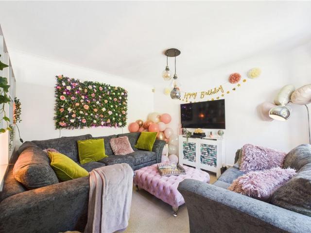 House for rent in Highway, Maidenhead