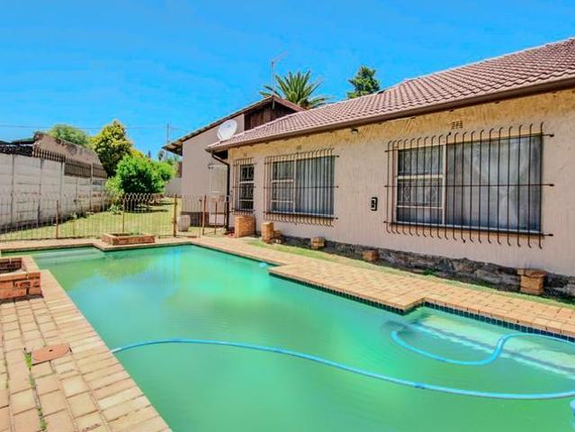 House for sale in Johannesburg, Mondeor