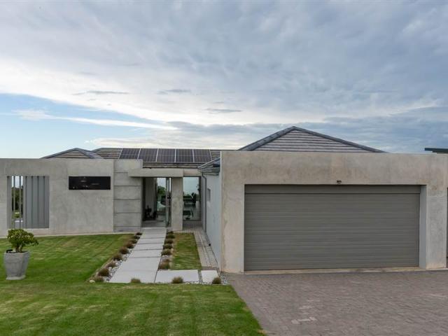 House for sale in Groot Brak Rivier, Western Cape