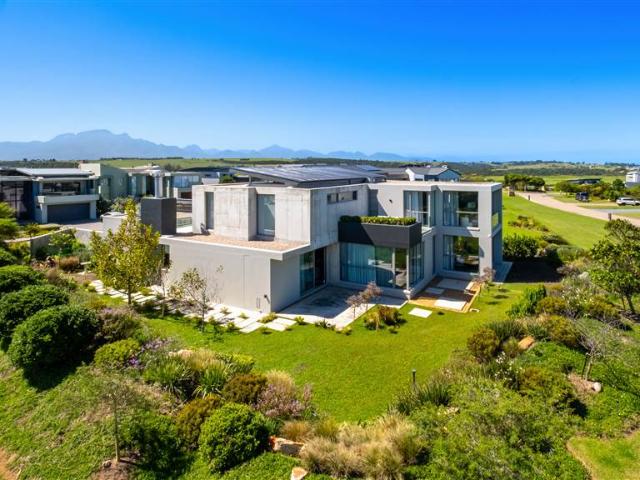 House for sale in Groot Brak Rivier, Western Cape