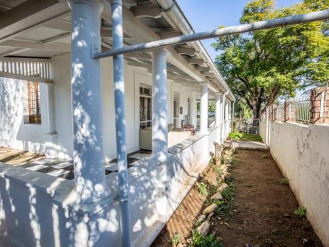 House for sale in Oudtshoorn Local Municipality, Garden Route District Municipality