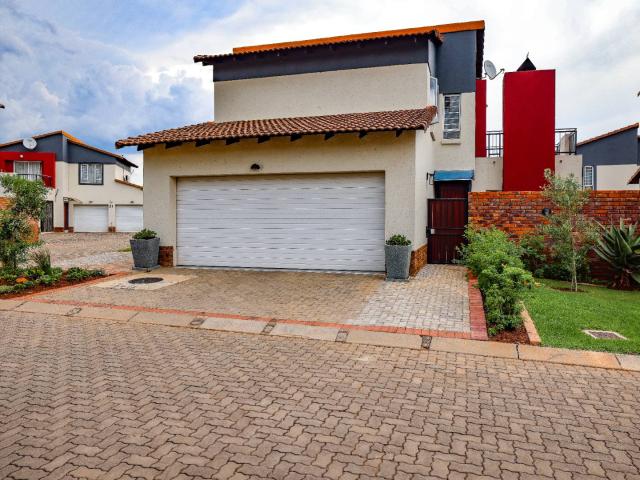 House for rent in Waterkloof, Gauteng