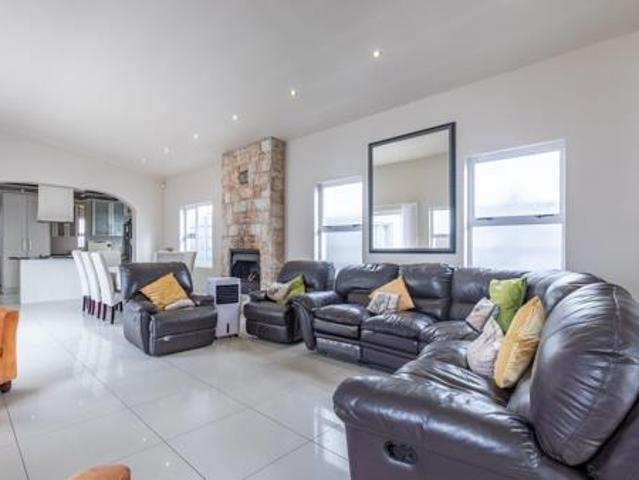 House for sale in Cape Town, Western Cape