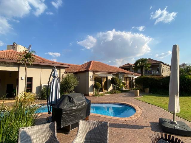 House for sale in Hartbeespoort Dam Nature Reserve