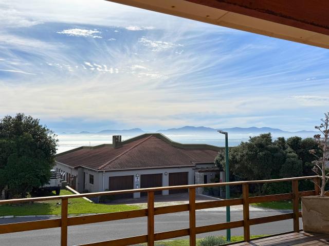House for sale in Baardskeerdersbos, Western Cape