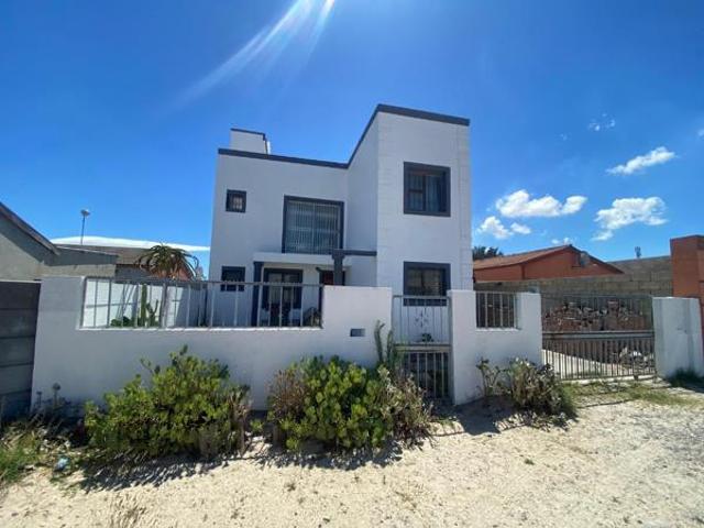 House for sale in Cape Town, Western Cape