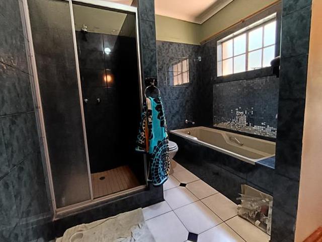 House for sale in Newcastle Local Municipality, Amajuba District Municipality