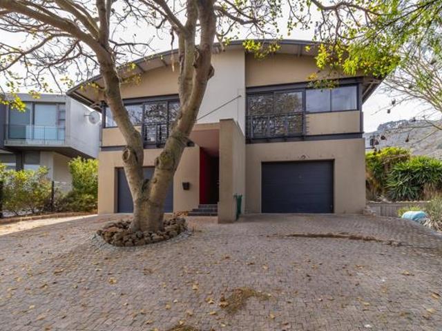 House for sale in Cape Town, Western Cape