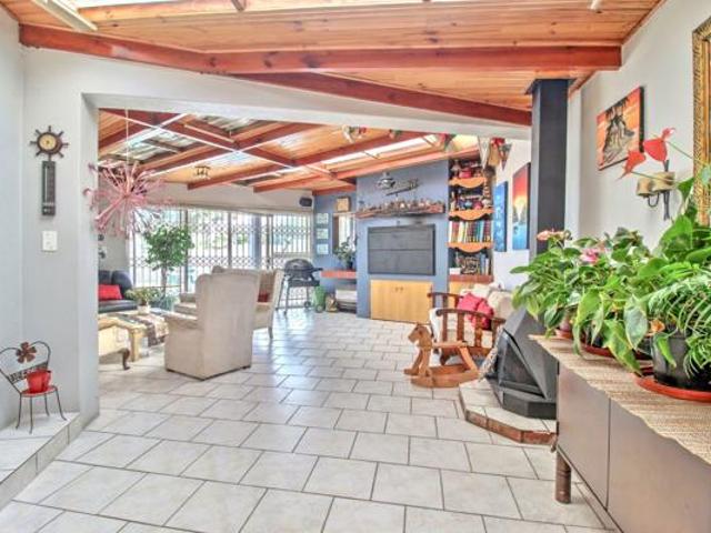 House for sale in Cape Town, Western Cape