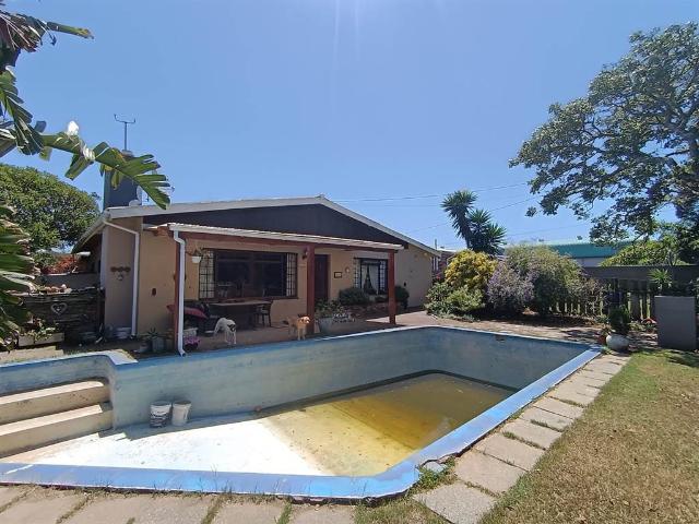 House for sale in Bushmans River Mouth, Eastern Cape