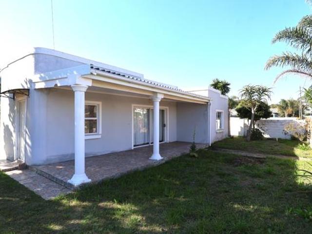 House for sale in Bushmans River Mouth, Eastern Cape
