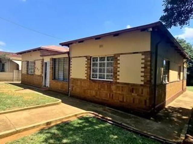 House for rent in Waterkloof, Gauteng