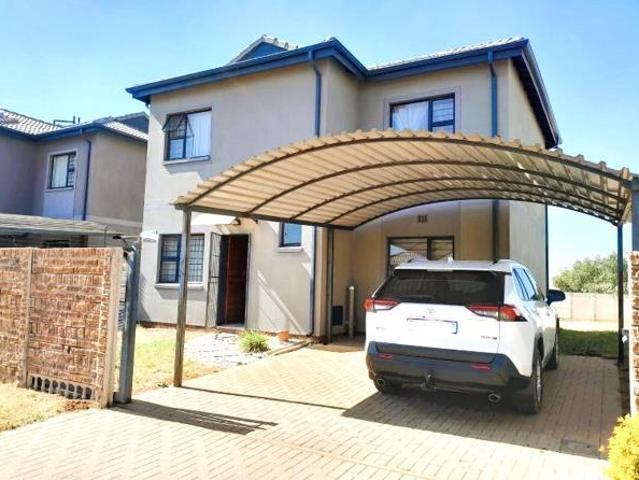 House for rent in Waterkloof, Gauteng