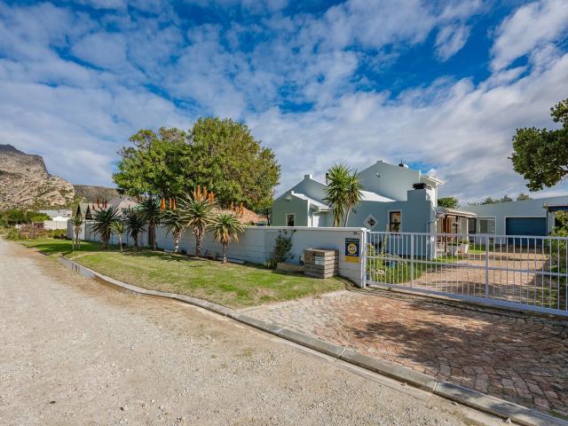 House for sale in Baardskeerdersbos, Western Cape