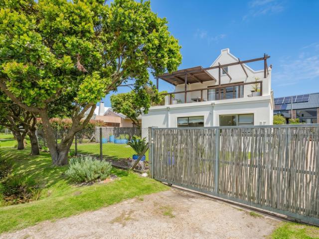 House for sale in Pringle Bay, Overstrand Local Municipality