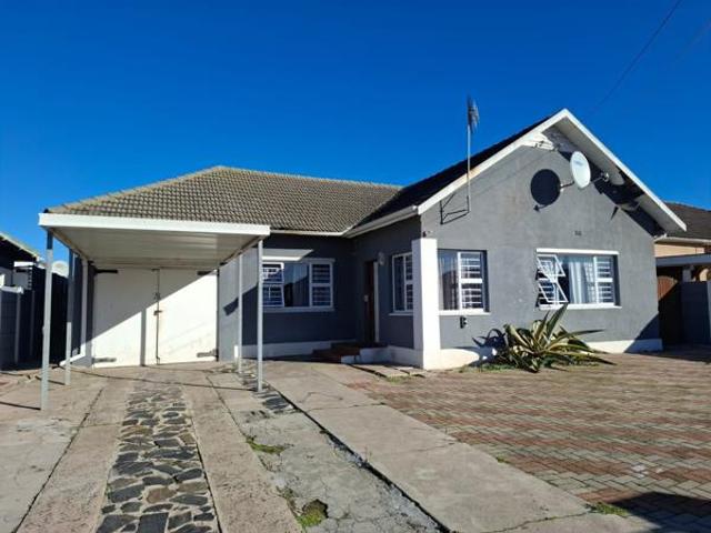 House for sale in Cape Town, Western Cape