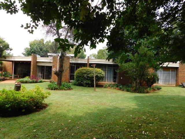 House for rent in Waterkloof, Gauteng