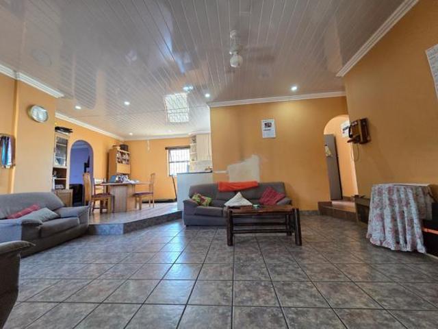House for sale in Cape Town, Western Cape