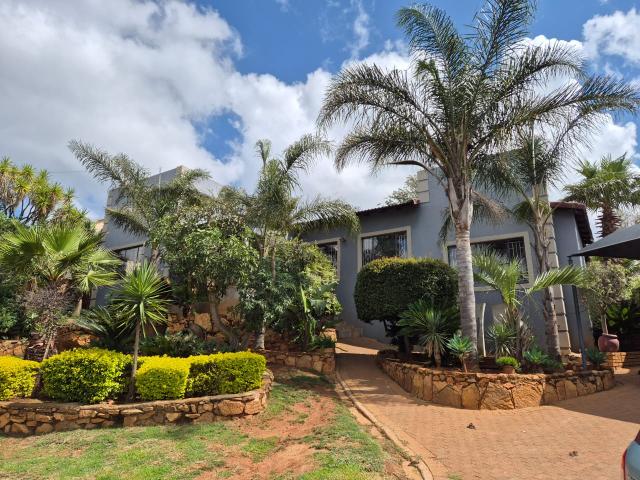 House for sale in Roodepoort, City of Johannesburg Metropolitan Municipality