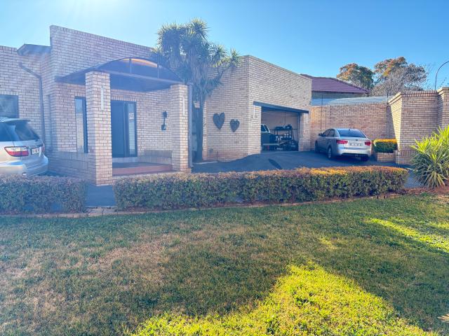 House for sale in Roodepoort