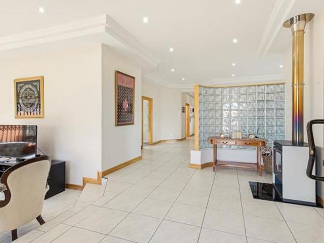 House for sale in Cape Town, Western Cape