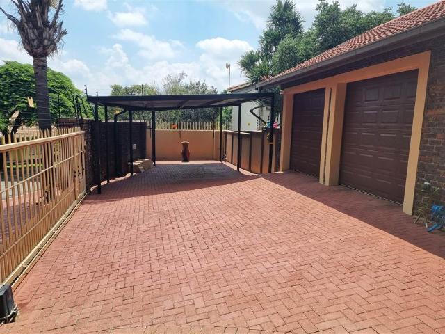 House for sale in Rustenburg Local Municipality, Bojanala Platinum District Municipality