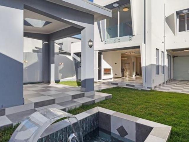 House for sale in Cape Town, Western Cape
