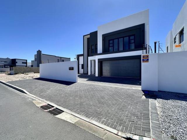 House for sale in Cape Town, Western Cape