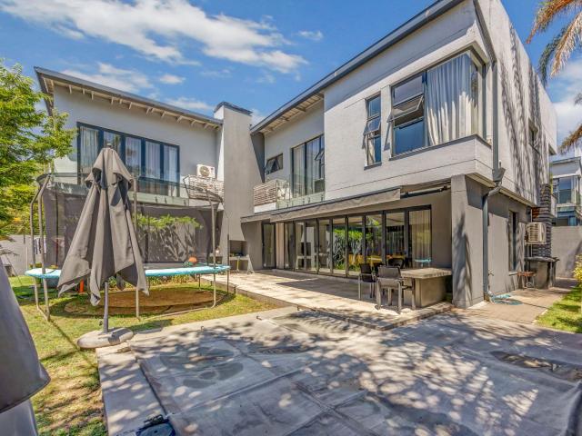 House for sale in Sandton, City of Johannesburg Metropolitan Municipality