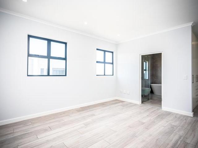 House for sale in Cape Town, Western Cape