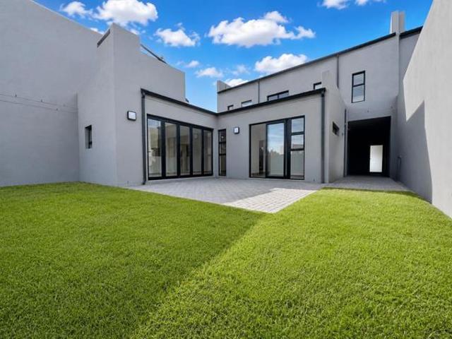 House for sale in Cape Town, Western Cape