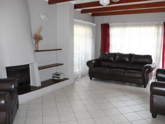 House for sale in Hartbeespoort Dam Nature Reserve, North West