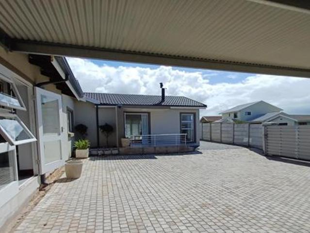 House for sale in Bushmans River Mouth, Eastern Cape
